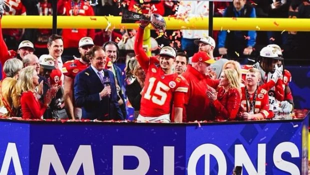 Kansas City empató el partido sobre la hora y logró la victoria en el tiempo extra del Superbowl