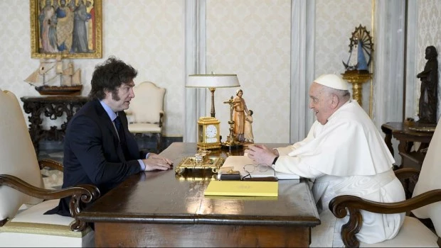 Milei admitió que "reconsideró" sus opiniones sobre el Papa y que ahora tienen un "vínculo positivo" 