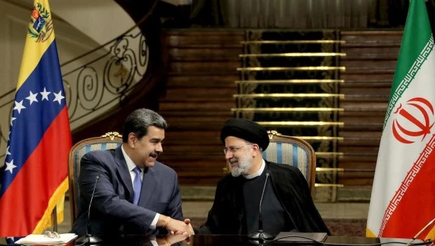 El saludo de Nicolás Maduro y Ebrahim Raisi refleja los vínculos de Venezuela con Irán.