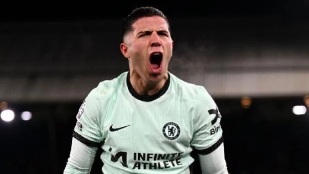 Enzo Fernández hizo posible el agónico triunfo de Chelsea sobre Crystal Palace 