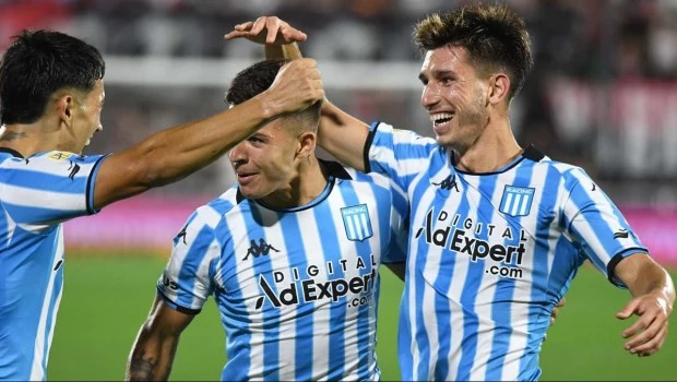 Racing armó un festival en Rosario y despachó a Newell's