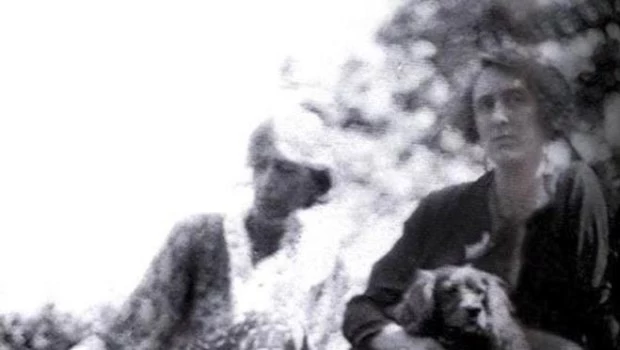 Virginia Woolf y Vita Sackville-West en uno de sus encuentros públicos.