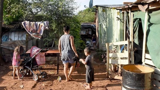 La UCA advierte que la pobreza seguirá creciendo y alcanzará cerca del 60% entre febrero y marzo