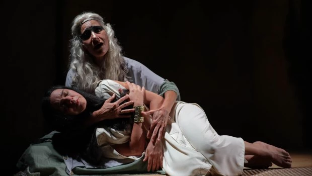 Maia Mónaco y Ana Yovino ofrecen dos actuaciones superlativas, haciendo resonar la profundidad del texto dramático. GENTILEZA AILEN GARELLI