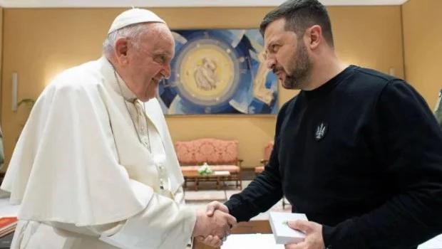 Ucrania rechazó el domingo el llamamiento del papa Francisco a negociar el fin de la guerra con Rusia