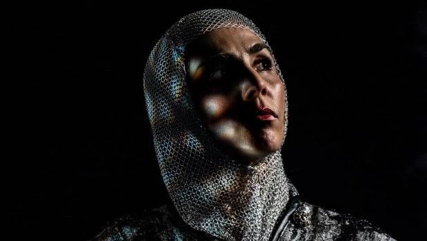 La habilidad actoral de Daniela Rizzo sumerge al espectador a un mundo de contradicciones.