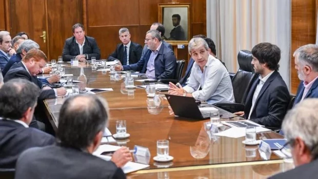 Caputo se reunió con supermercadistas ante el fin de las promociones