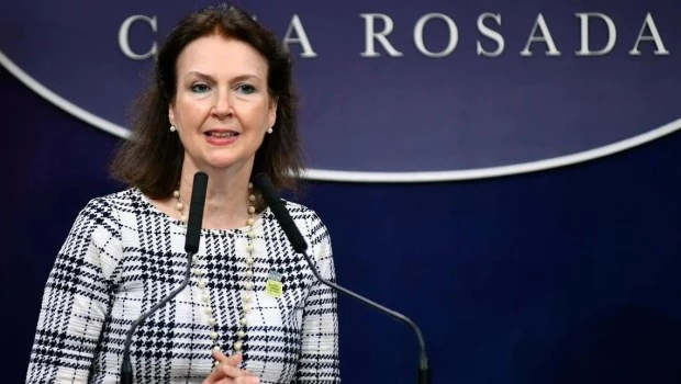 Mondino les advirtió a los empresarios que deberán potenciar la productividad