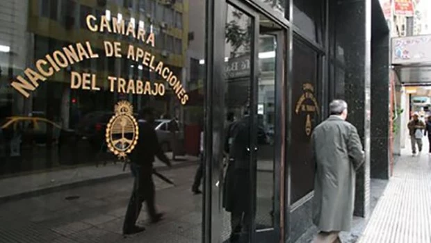 La Cámara Laboral comenzó a aplicar la reducción en indemnizaciones dispuesta por la Corte