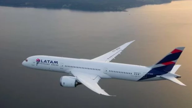 Un error accidental de una azafata habría ocasionado el accidente de Latam