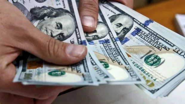 El dólar cerró la semana superando la barrera de los $1.000
