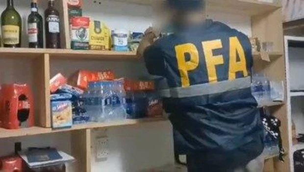 Desmantelan una organización narcocriminal que operaba en kioscos 24hs en Caba y en Avellaneda
