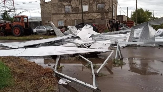 Un temporal causó destrozos en 9 de Julio
