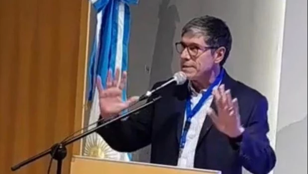 Abal Medina competirá con Recalde por la conducción del PJ porteño