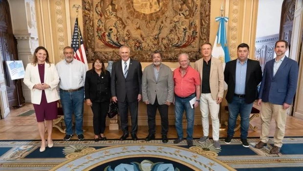 El embajador de los Estados Unidos recibió a la cúpula de la CGT 