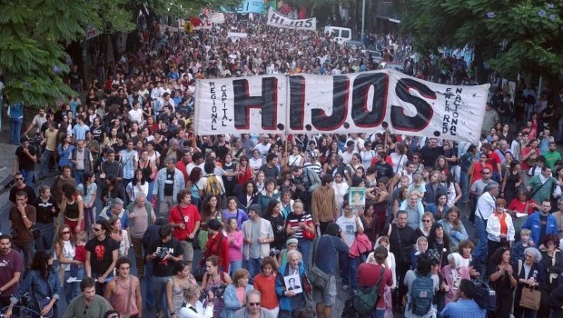 Denuncian un ataque contra una militante de la agrupación H.I.J.O.S.