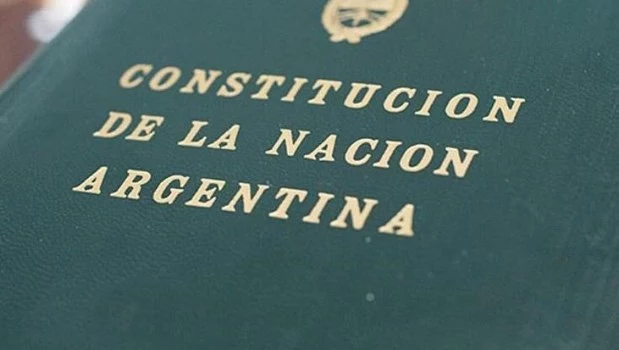 Vicios del culto a la Constitución