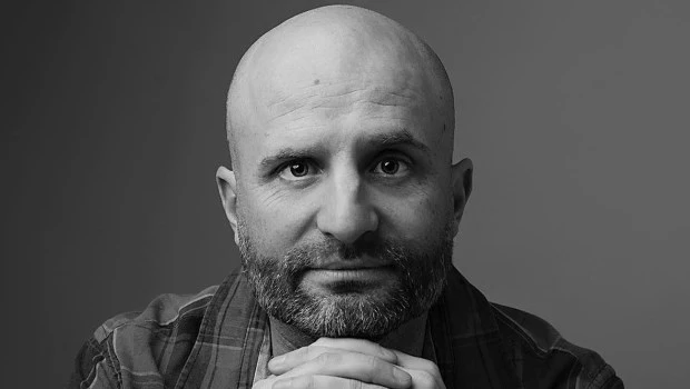 ‘No tenía que ser’ es el tercer libro de Nicolás Horbulewicz.