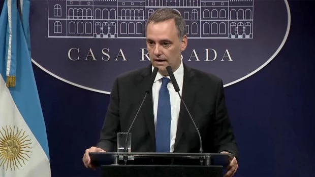 La Embajada de China desmintió el comentario de Adorni sobre el envío de camiones