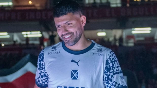 Agüero mantiene la ilusión de volver a jugar al fútbol 