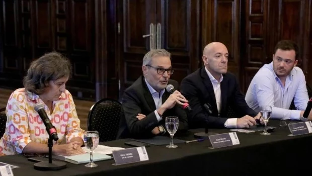 Explosión de dengue con 151.000 casos: el Gobierno apunta a la prevención sin vacunación