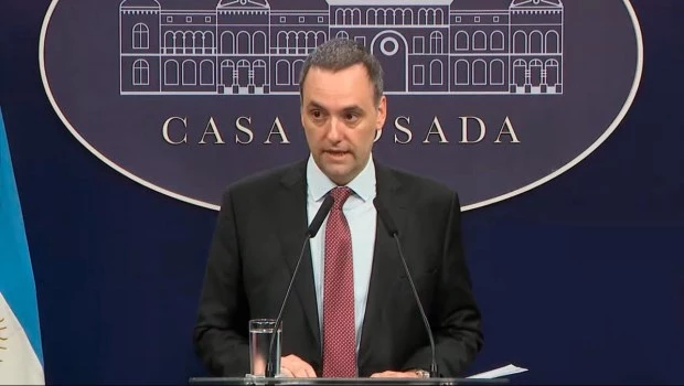 Para Adorni, el ministro de Salud cumple "de manera exquisita" su tarea