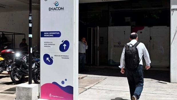 El Gobierno cerró las delegaciones provinciales del Enacom y despidió a 500 trabajadores de ese organismo