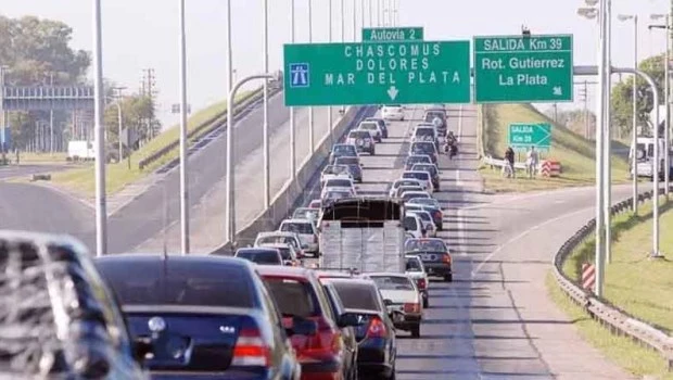 Masivo ingreso de turistas a Mar del Plata por el fin de semana extra largo