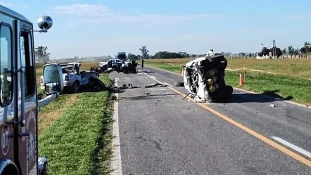 Un choque múltiple en Santa Fe le costó la vida a tres personas