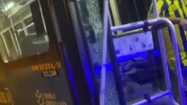 Atacaron a piedrazos un colectivo en la zona noroeste de Rosario