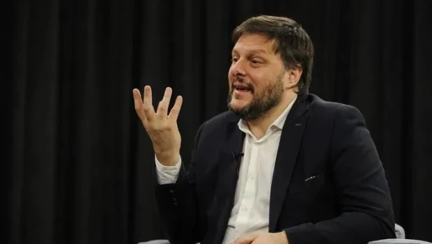 Para Santoro, Villarruel "le marcó la cancha en muchas cosas" a Milei