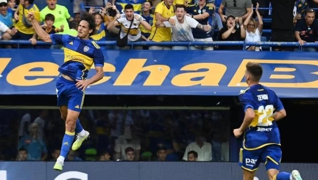 Boca festejó sobre el final ante San Lorenzo y se metió en zona de clasificación