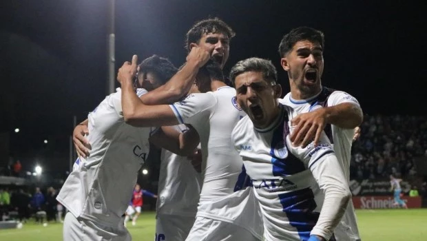 Godoy Cruz le ganó a Platense y es el primer clasificado a los cuartos de final