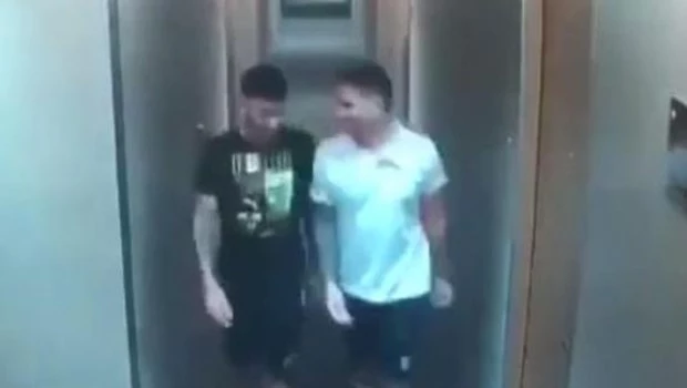 Aparecieron imágenes de dos de los jugadores de Vélez poco después del hecho por el que fueron denunciados por abuso sexual