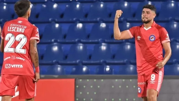 Argentinos logró un gran triunfo ante Nacional de Paraguay