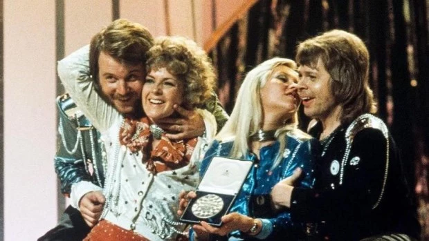 El tema llegó a ser número 1 en el Reino Unido, Bélgica, Finlandia, Irlanda, la Alemania federal, Noruega y Suiza. Se cantó también en Sudáfrica, Francia y Estados Unidos.