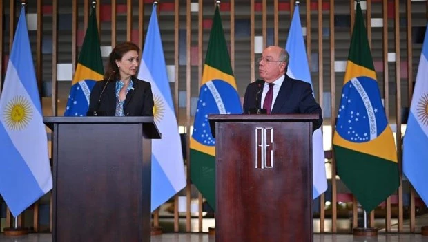 Vieira y Mondino explicaron a los periodistas que, durante la que ha sido la primera visita oficial de la ministra argentina a Brasil.