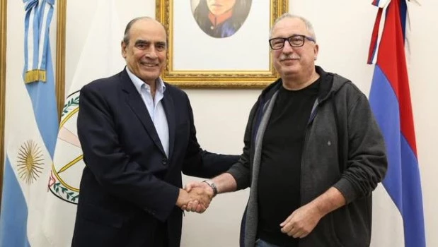 Guillermo Francos se reunió con el gobernador Hugo Passalacqua.