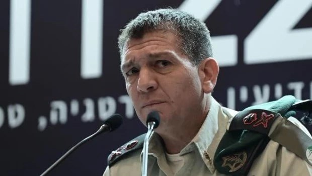 El general de división, Aharon Haliva, fue uno de los varios altos mandos israelíes que afirmaron no haber sabido prever ni evitar el ataque más devastador de la historia de Israel.