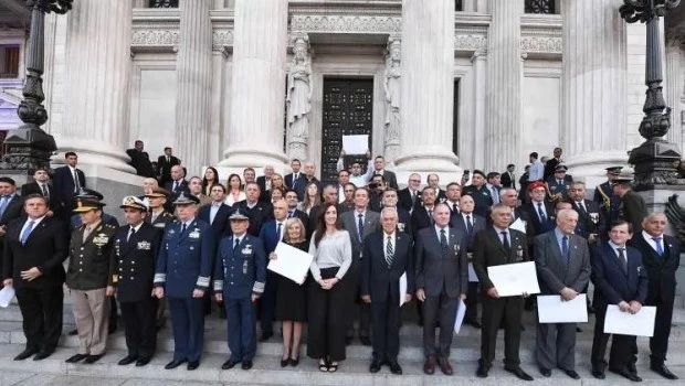 El reciente acto en el Senado recordando la gesta ha sido de una calidad y una justicia que parecían definitivamente dejadas de lado en el mundo oficial.