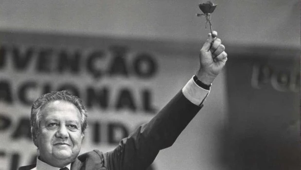 En 1976 se llevaron a cabo las elecciones generales para elegir un nuevo gobierno. Soares se convirtió en el nuevo primer ministro.