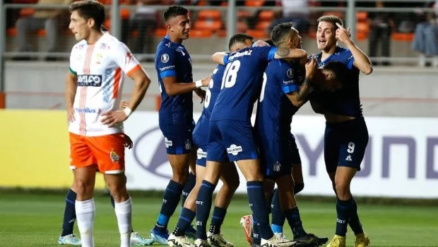 Talleres venció a Cobresal en Chile y se consolida como líder de su grupo en la Libertadores