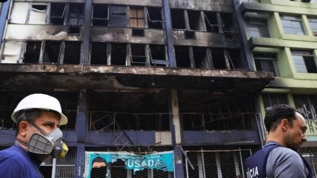 Incendio en un hotel deja al menos 9 muertos en Brasil