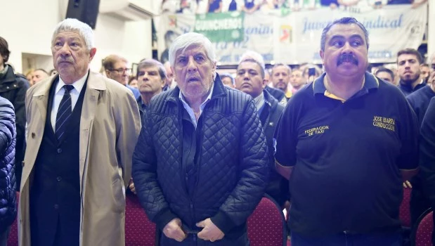 Moyano encabezó un acto de las 62 Organizaciones en recuerdo al primer paro general en abril de 1979