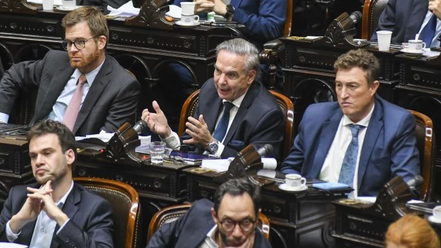 Miguel Angel Pichetto durante la sesión de la nueva Ley Bases que se trata en el Congreso de la Nacion.