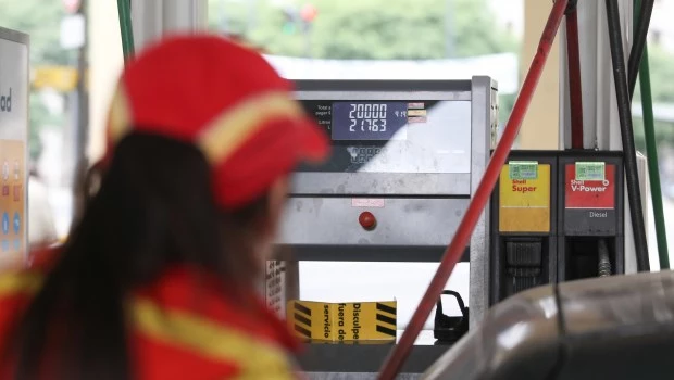 Las petroleras volvieron a actualizar sus precios: la nafta y el gasoil son 4% más caros