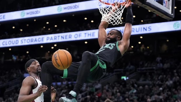Celtics aprovechó las ausencias del Heat para liquidar la serie y avanzar a semifinales de conferencia