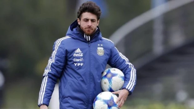 Benfica pretende a Aimar como nuevo técnico