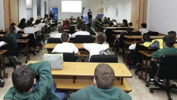 En Argentina casi el 28% de los estudiantes cursan en escuelas de educación privada