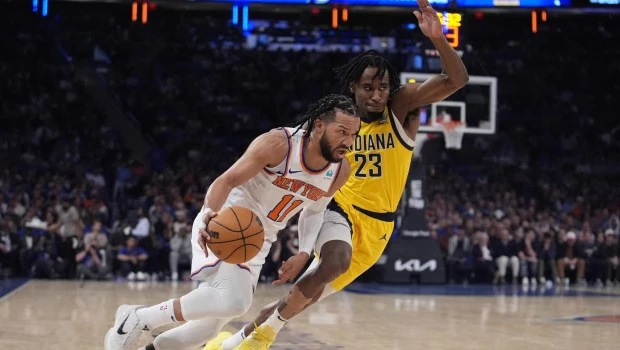 Con otra noche mágica de Brunson, los Knicks arrancan ganando la serie ante Pacers